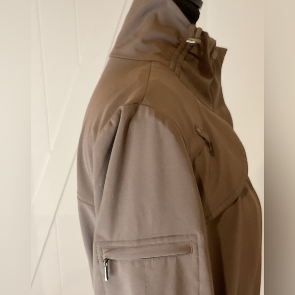 Zenergy by Chico Khaki Light walking Jacket . - Picture 3 of 9